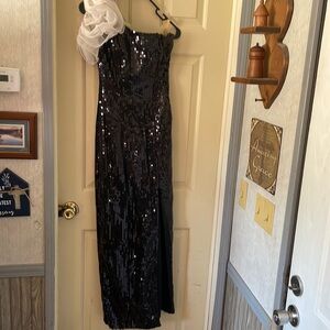 Women’s Size 6 One Shoulder Formal Black Sequin Nadine Brand White Ruffle